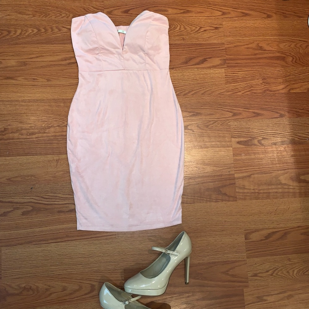 Bumble gum pink strapless dress 💗